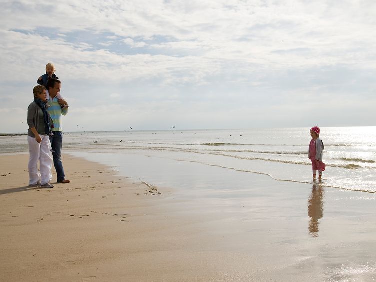 Famile am Strand auf Sylt
